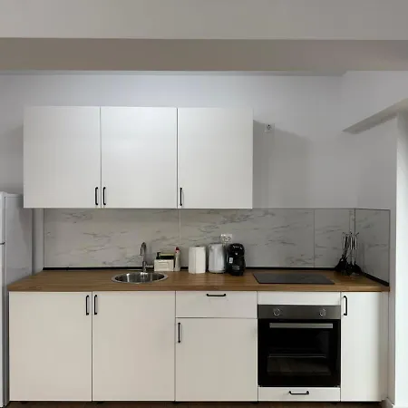 Lumera Near The National Cathedral Boekarest